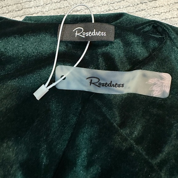 Rosedress Green Velvet mini body hugging dress, one shoulder strap, Size Med NWT - Picture 3 of 12